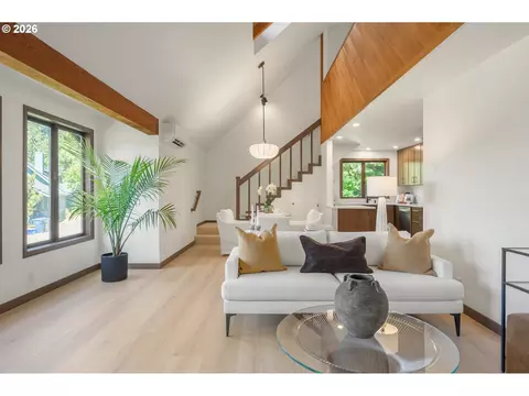 Living - 4411 Dillard Rd, Eugene, OR 97405 photo 5 of 6