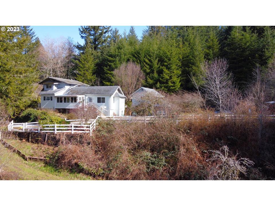 61710 Old Wagon Rd, Coos Bay, OR 97420 32 Photos MLS 23420983 Movoto