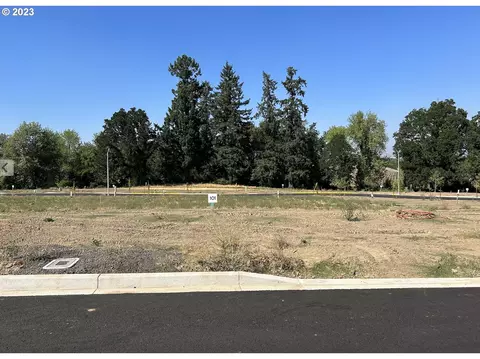 1527 NW Jackson St #101, Mcminnville, OR 97128