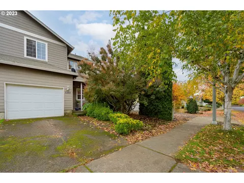 2384 NW Meadows Dr, Mcminnville, OR 97128