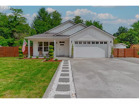 195 S Hubbard Ave, Yacolt, WA 98675