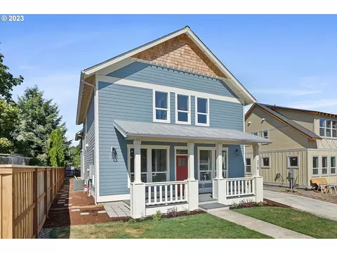 378 SW George Ct, Dundee, OR 97115