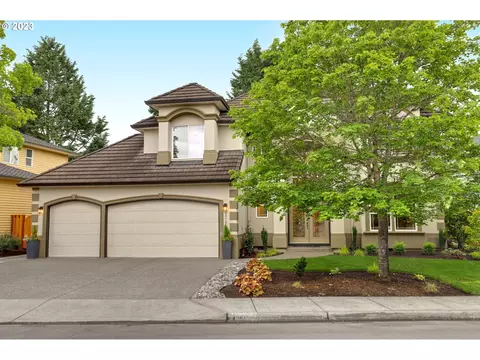 3870 NW Banff Dr, Portland, OR 97229