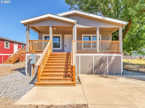 194 A St, Vernonia, OR 97064