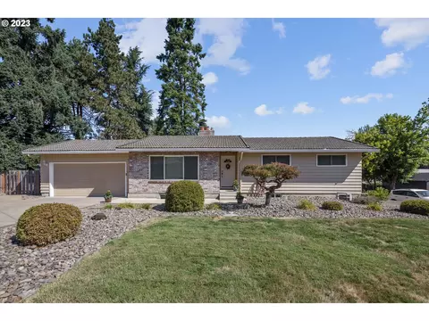 2205 Maple Ter, West Linn, OR 97068