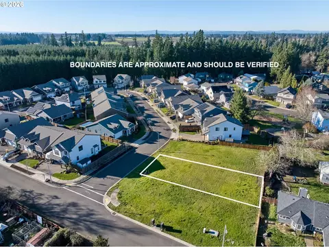 2601 N Lydia Loop, Hubbard, OR 97032