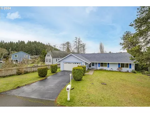 90295 Shoreline Dr, Warrenton, OR 97146