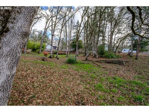 Moon Mountain Dr, Eugene, OR 97403