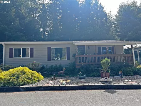 645 Village Pines Dr, Coos Bay, OR 97420