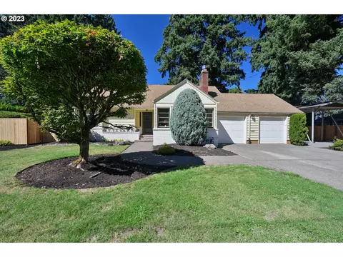 10045 NE Shaver St, Portland, OR 97220