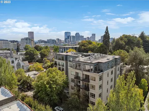 1930 NW Irving St #202, Portland, OR 97209