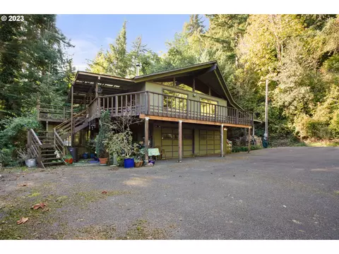207 Laskey Rd, Reedsport, OR 97467