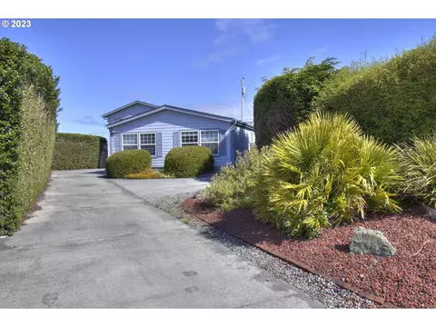 1229 Rowland Ln, Brookings, OR 97415
