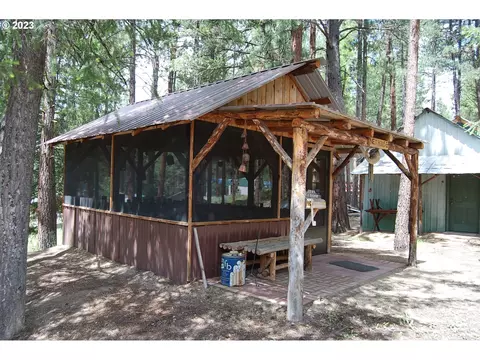 171 N 1st St, Sumpter, OR 97877