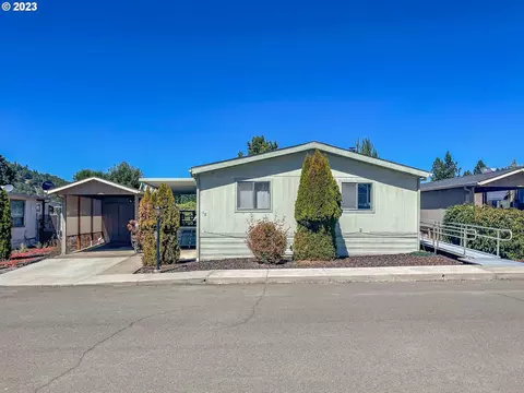 18 Mary Ann Ln, Roseburg, OR 97470