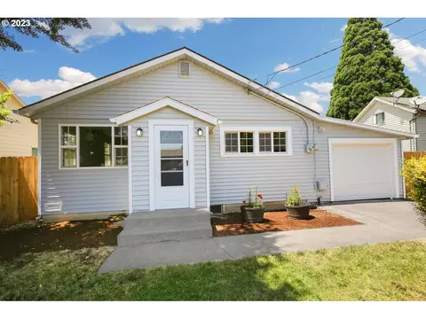 148 N 4th St, Lebanon, OR 97355