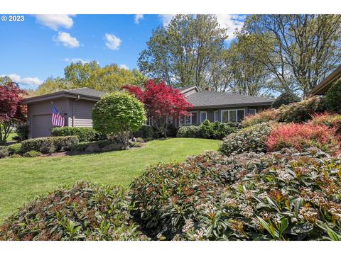 31750 SW Village Crest Ln, Wilsonville, OR 97070