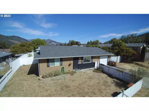 458 Donald Ter, Myrtle Creek, OR 97457