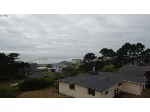 5534 SW Field Ave, Waldport, OR 97394