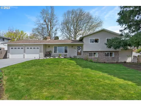 10701 NW 23rd Ave, Vancouver, WA 98685