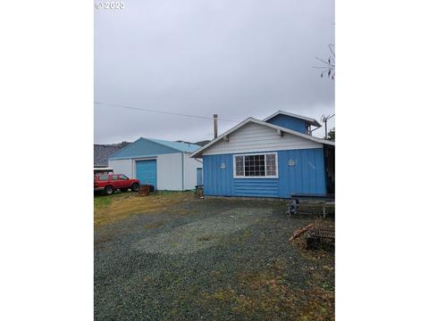 1068 S Anchor St, Rockaway Beach, OR 97136