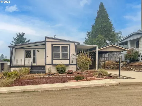 36 NE Mary Ann Ln, Roseburg, OR 97470