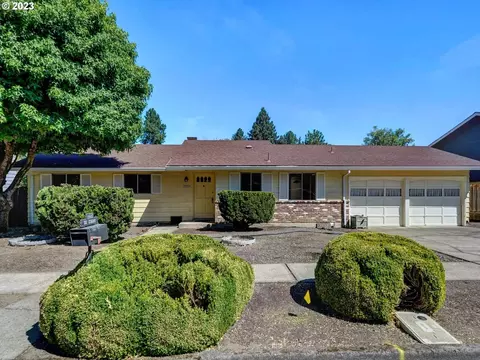 10165 SW Heather Ln, Beaverton, OR 97008