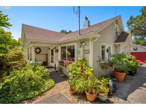 165 S 4th Pl, Manzanita, OR 97130