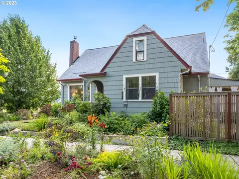 1402 SE Martins St, Portland, OR 97202