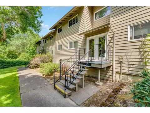 11383 SW Springwood Dr #37, Portland, OR 97223
