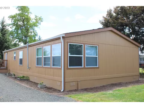 930 Diamond Hill Rd, Harrisburg, OR 97446