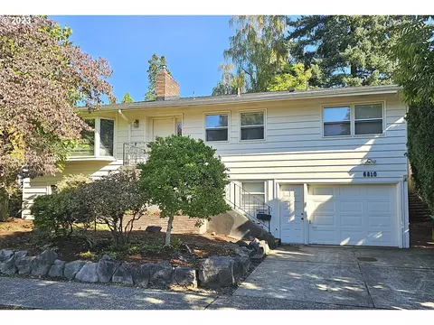 6810 SW 15th Ave, Portland, OR 97219