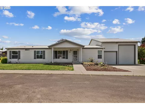 585 E 2nd St, Yamhill, OR 97148