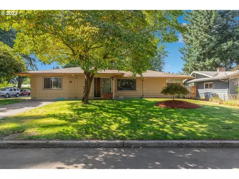 925 SE 176th Pl, Portland, OR 97233