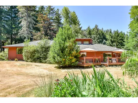201 Talemena Dr, Cottage Grove, OR 97424