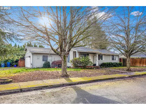 802 55th Pl, Springfield, OR 97478