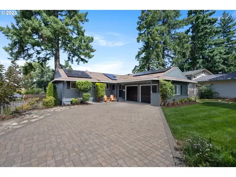12715 SW Bowmont St, Portland, OR 97225