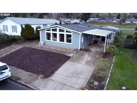 1251 S 58th St, Springfield, OR 97478