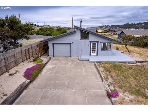 2006 NW Bridgeview Dr, Waldport, OR 97394