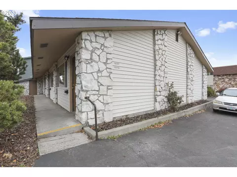 1007 Dry Hollow Rd, The Dalles, OR 97058