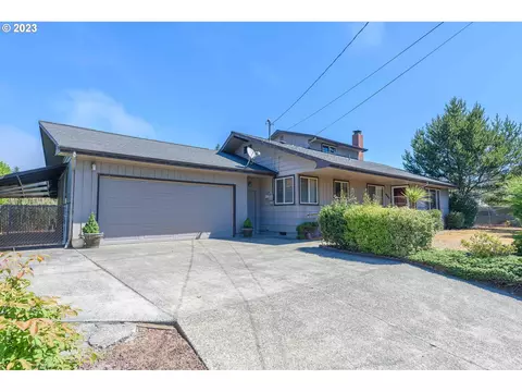 1732 Milligan Ave, Coos Bay, OR 97420