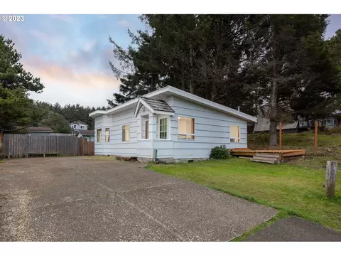 506 SE Inlet Ave, Lincoln City, OR 97367