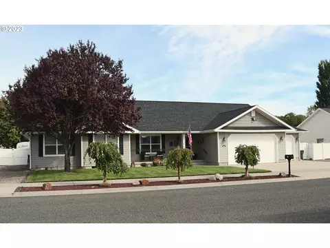 940 G St, Baker City, OR 97814