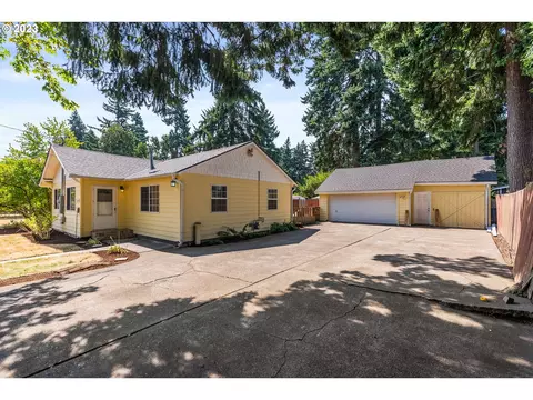 15809 SE Webster Rd, Milwaukie, OR 97267