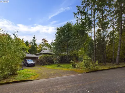 14276 S Firethorne Ct, Oregon City, OR 97045
