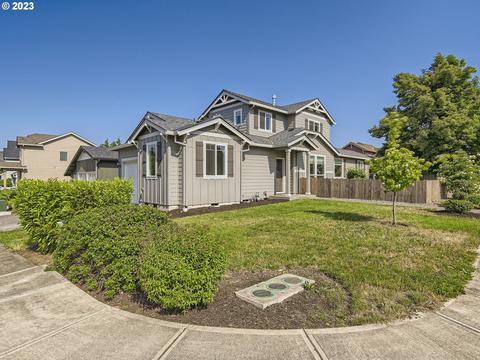 881 S Redwood St, Canby, OR 97013