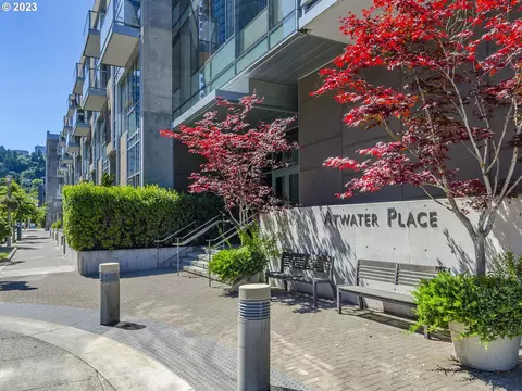 841 S Gaines St #1208, Portland, OR 97239