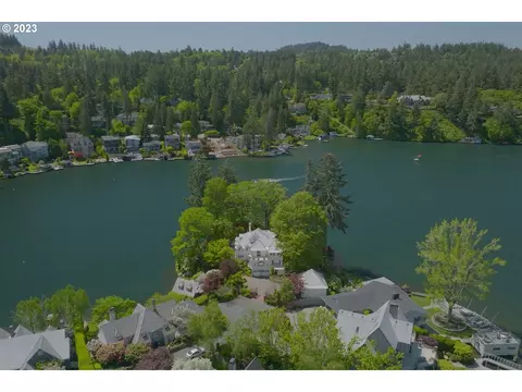 956 Westpoint Rd, Lake Oswego, OR 97034
