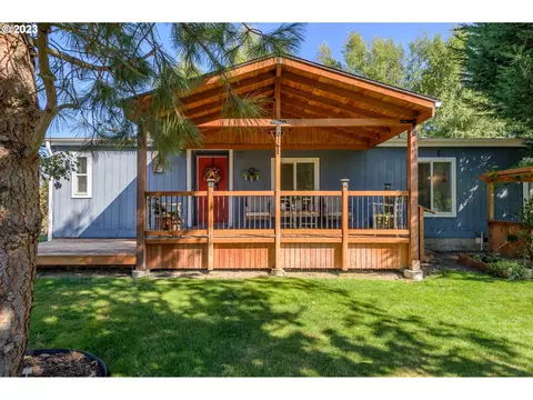 775 Sommerville Loop, Harrisburg, OR 97446