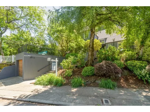3775 SW Chehalem Ave, Portland, OR 97239